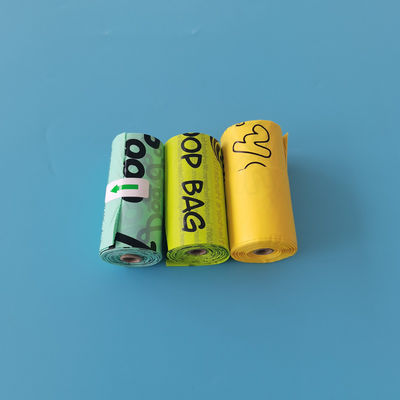 Sacchetti di rifiuti biodegradabili stampati con logo personalizzato per cani realizzati con materiali ecologici
