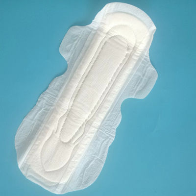 Pad sanitari monouso impermeabili per donne Disegno personalizzato e elevato assorbimento