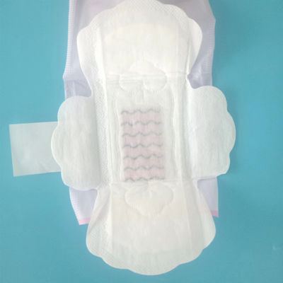 Pad sanitari soffici e traspiranti con lunghezza di 270 mm e ottimo assorbimento dell'acqua